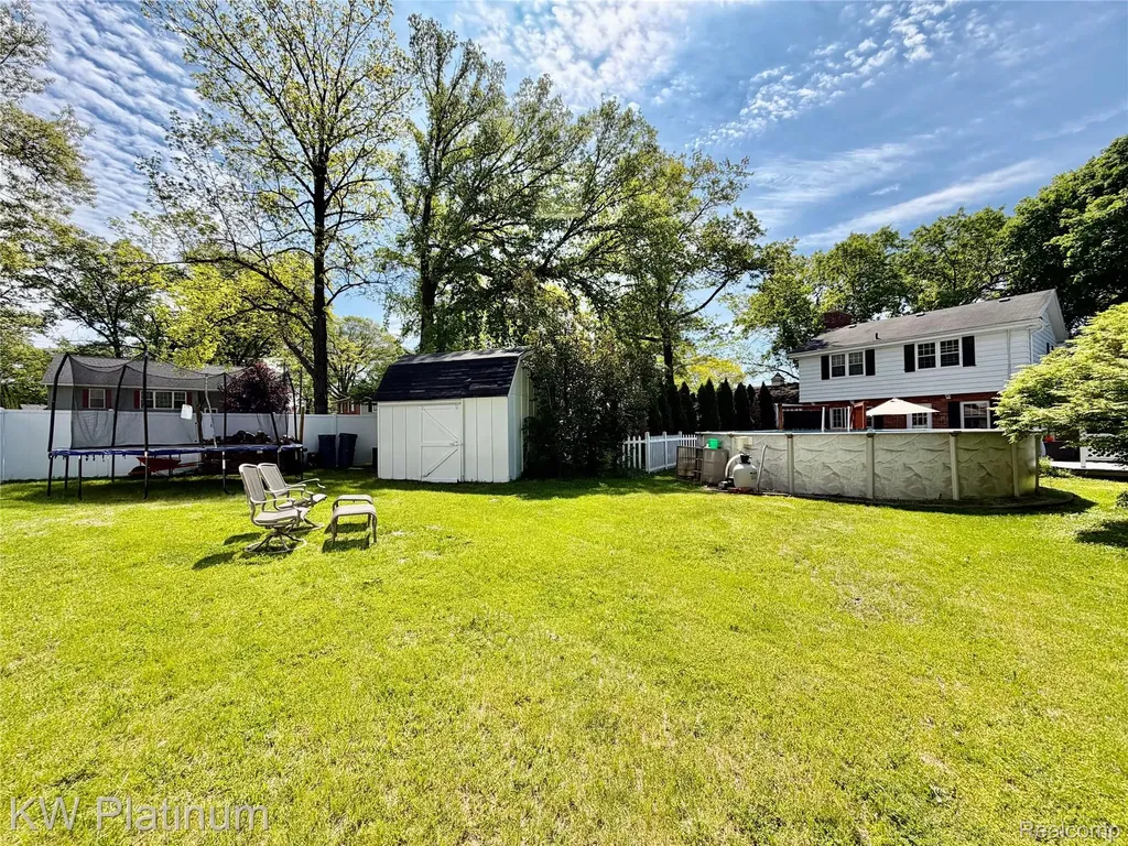2425 Woodstock Drive Port Huron City MI 48060