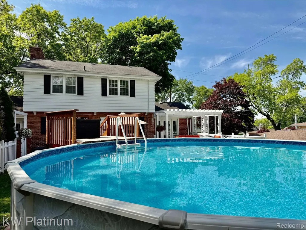 2425 Woodstock Drive Port Huron City MI 48060