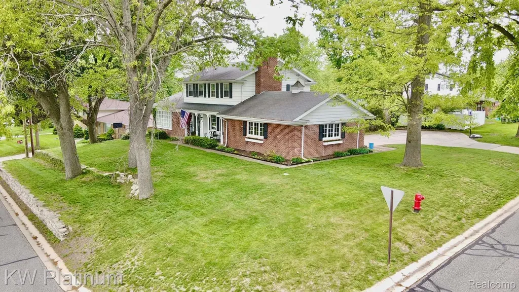 2425 Woodstock Drive Port Huron City MI 48060
