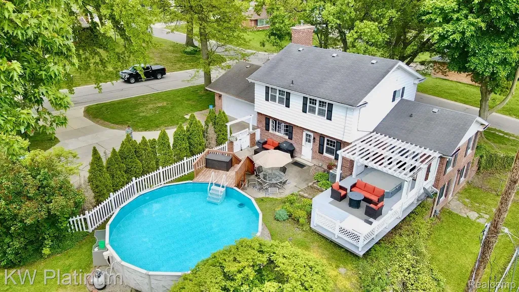 2425 Woodstock Drive Port Huron City MI 48060