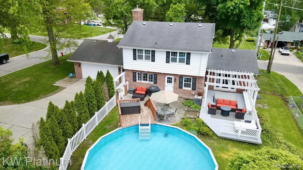 2425 Woodstock Drive Port Huron City MI 48060