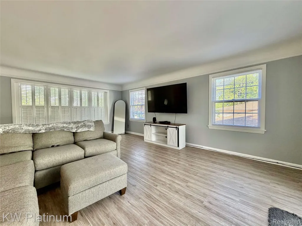 2425 Woodstock Drive Port Huron City MI 48060