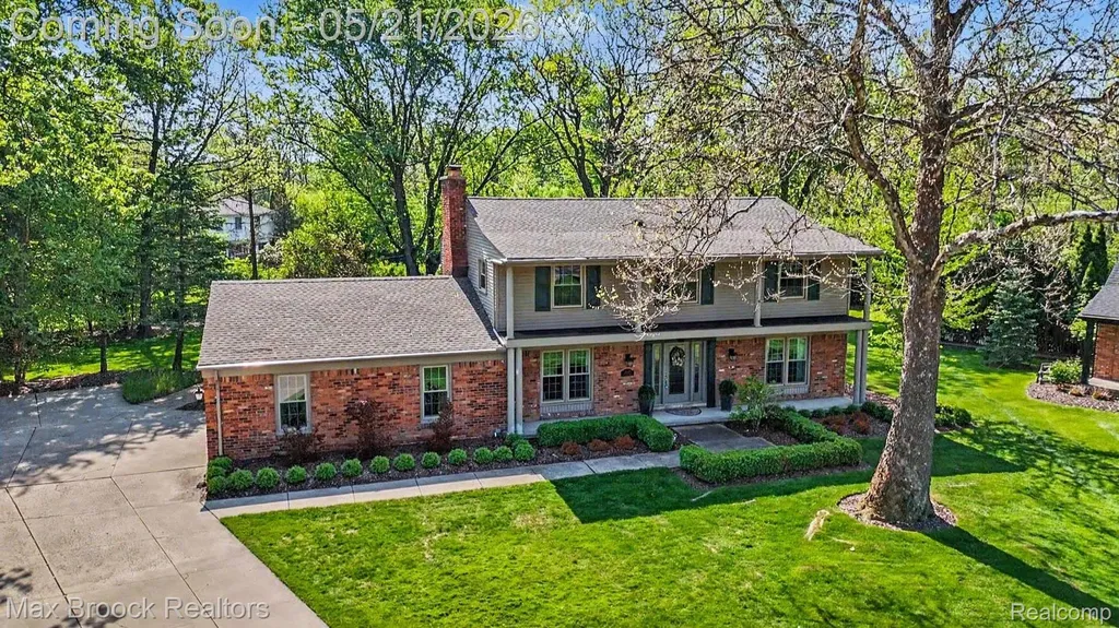 23049 Nottingham Drive Beverly Hills Village MI 48025