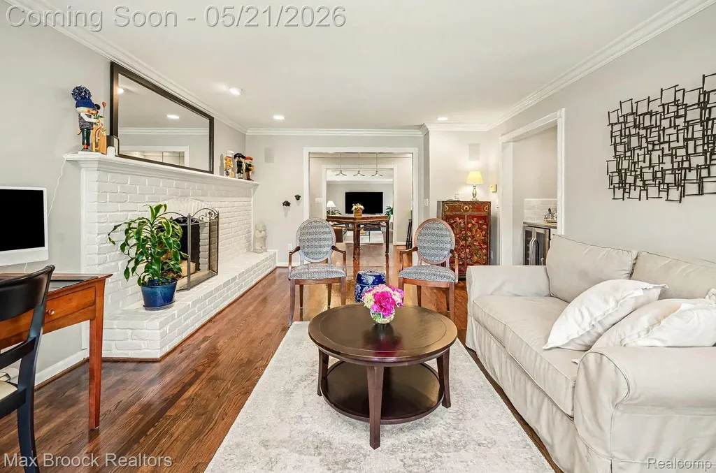 23049 Nottingham Drive Beverly Hills Village MI 48025
