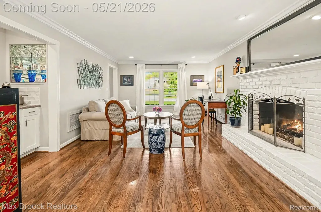 23049 Nottingham Drive Beverly Hills Village MI 48025