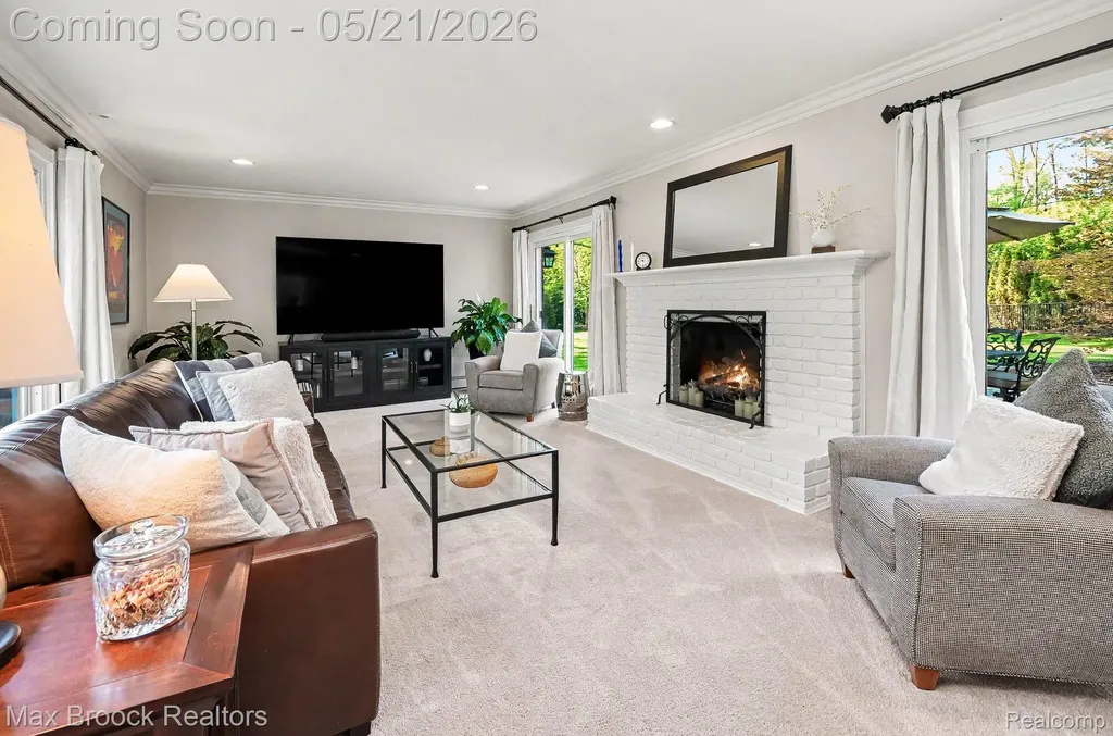 23049 Nottingham Drive Beverly Hills Village MI 48025