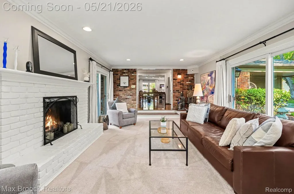 23049 Nottingham Drive Beverly Hills Village MI 48025