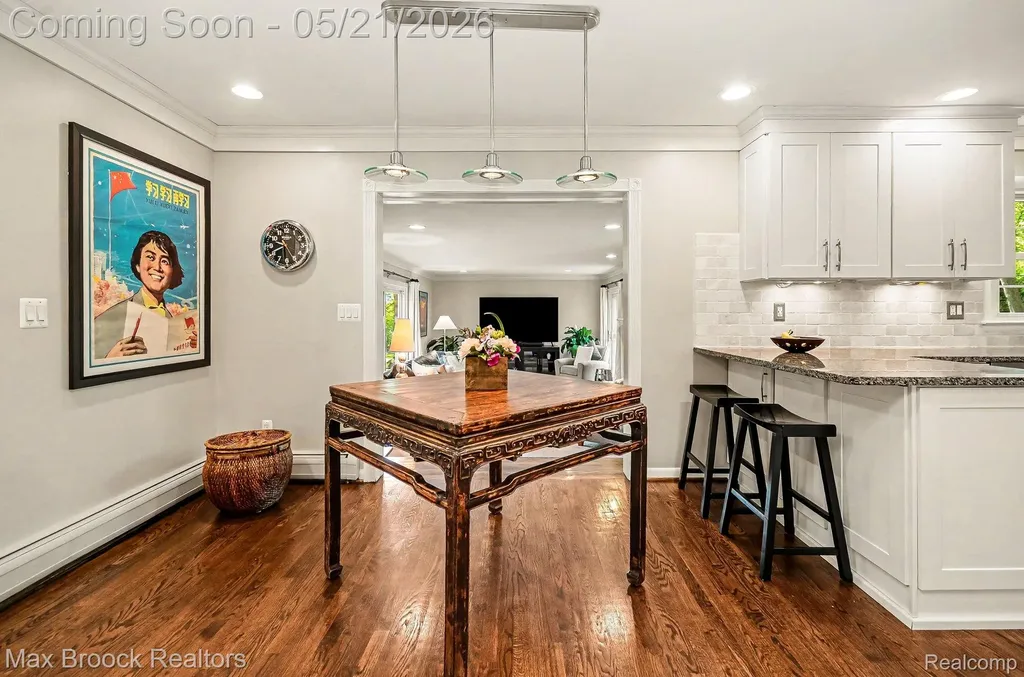 23049 Nottingham Drive Beverly Hills Village MI 48025