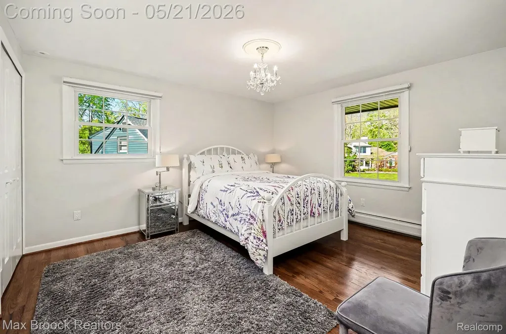 23049 Nottingham Drive Beverly Hills Village MI 48025