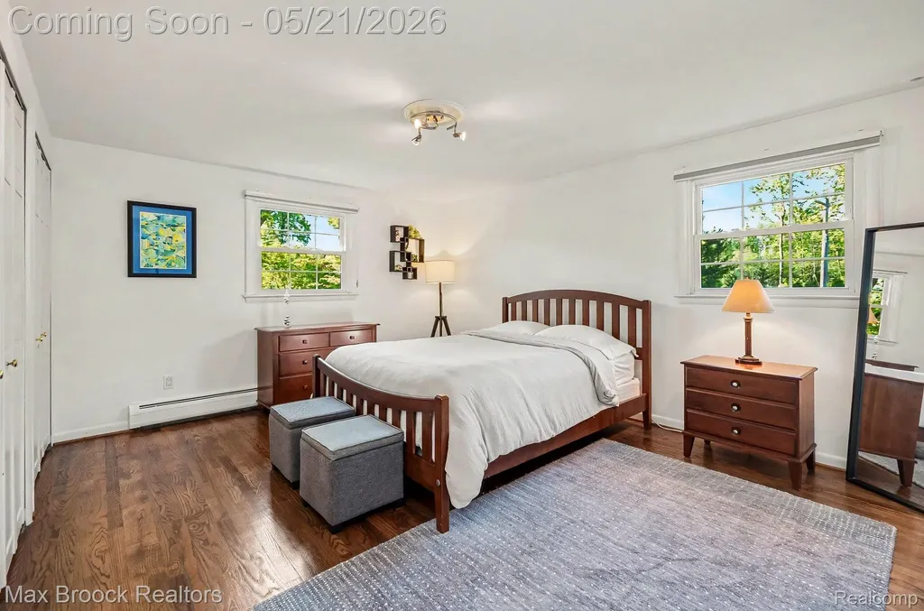 23049 Nottingham Drive Beverly Hills Village MI 48025