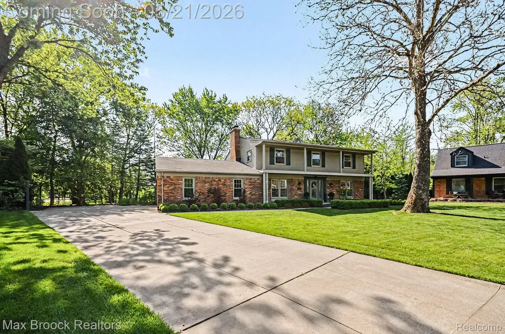23049 Nottingham Drive Beverly Hills Village MI 48025