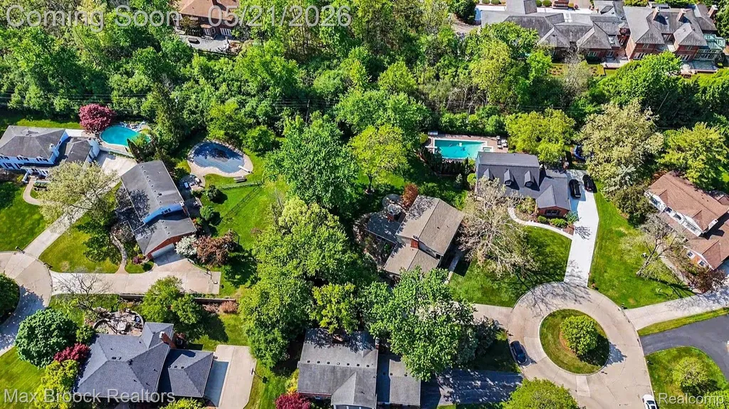 23049 Nottingham Drive Beverly Hills Village MI 48025
