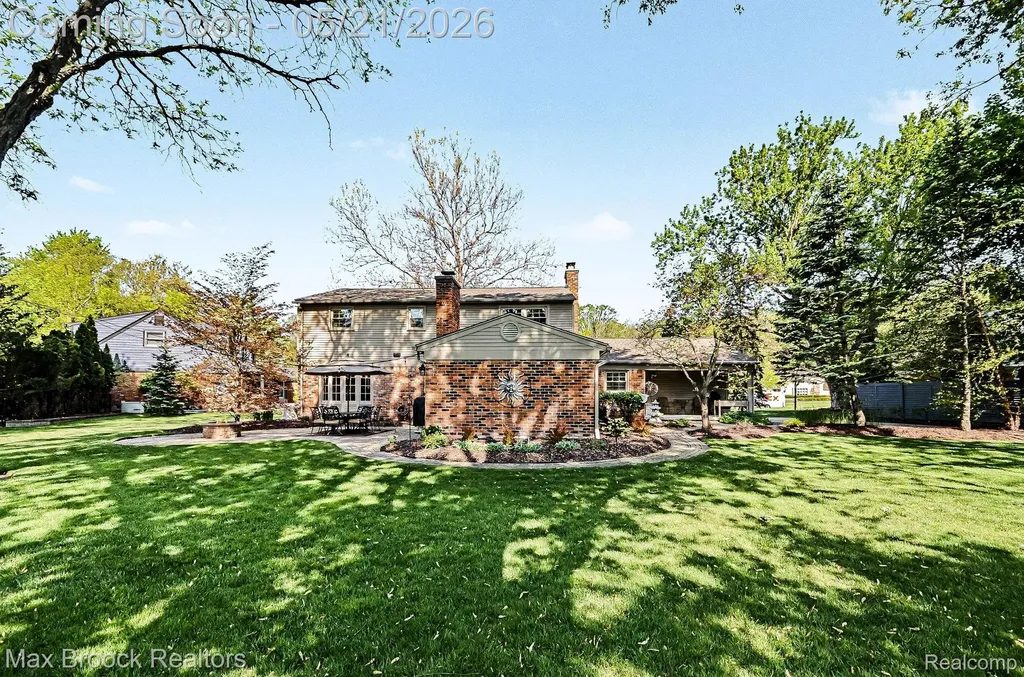 23049 Nottingham Drive Beverly Hills Village MI 48025