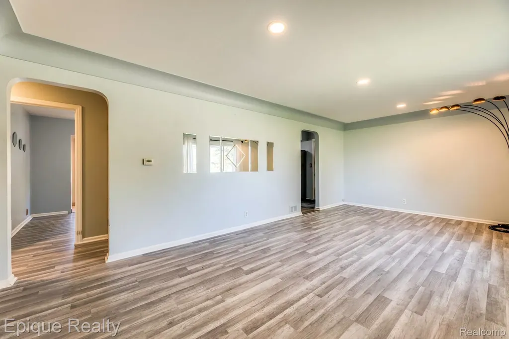 11110 Davison Road Davison Township MI 48423