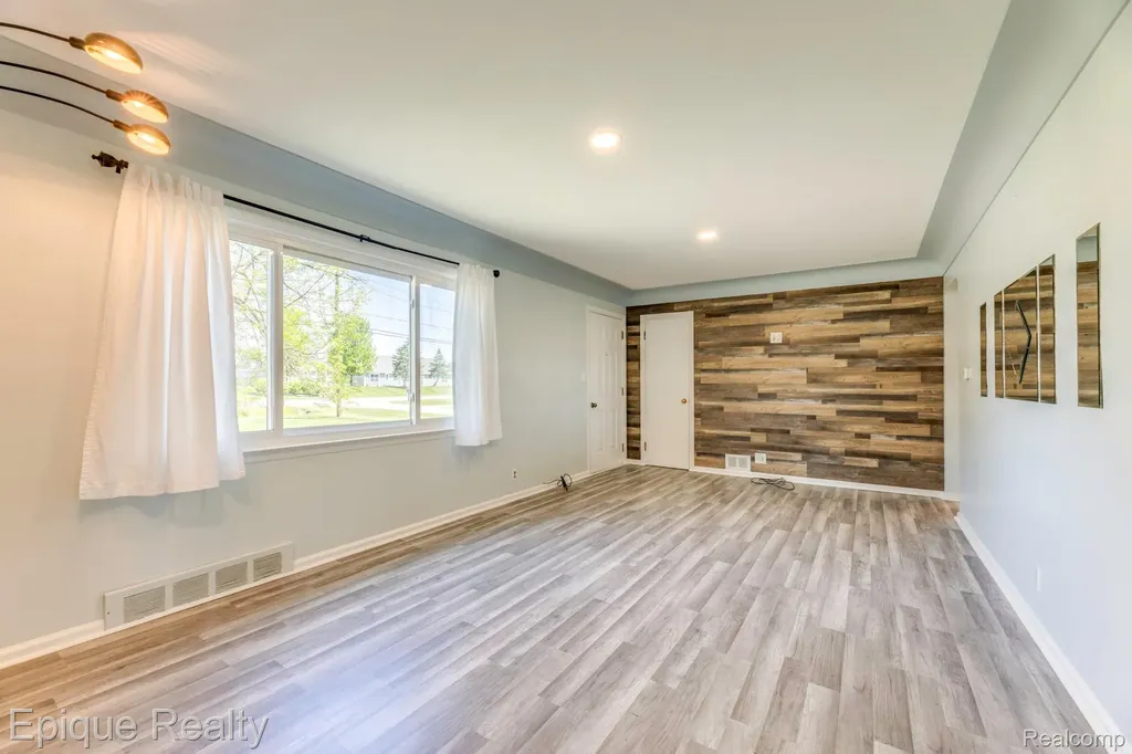 11110 Davison Road Davison Township MI 48423