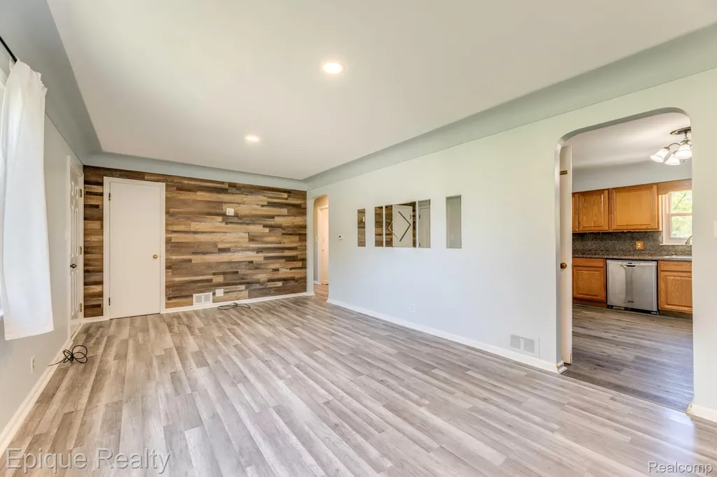 11110 Davison Road Davison Township MI 48423