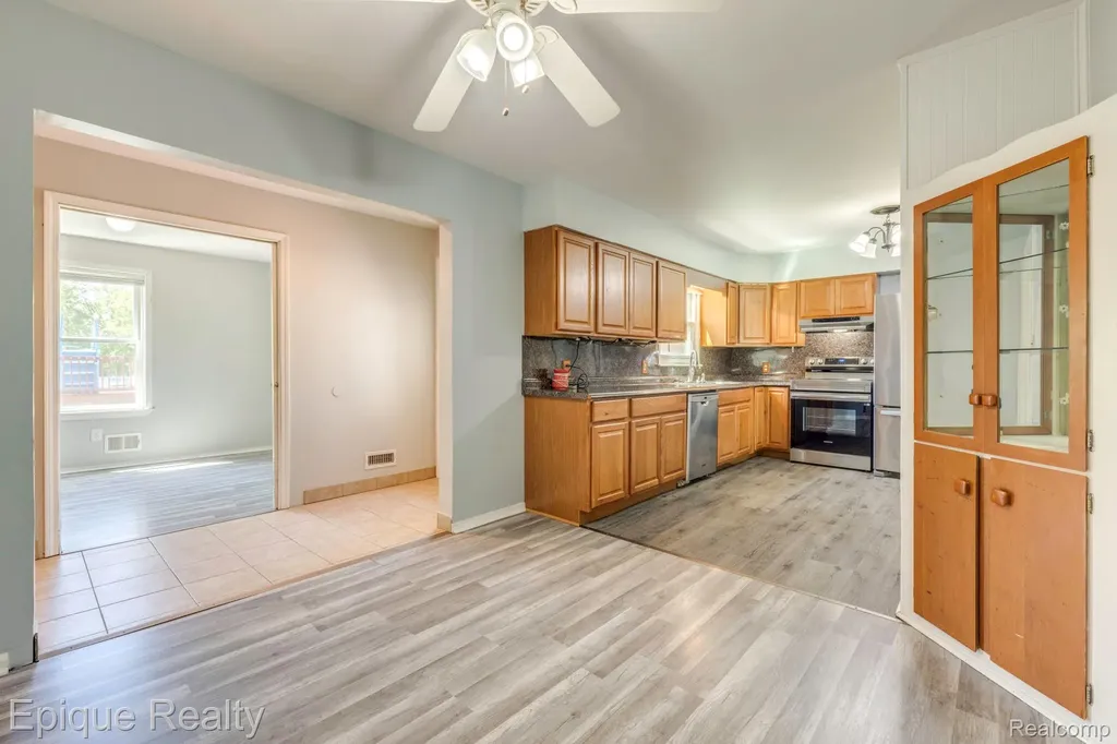 11110 Davison Road Davison Township MI 48423