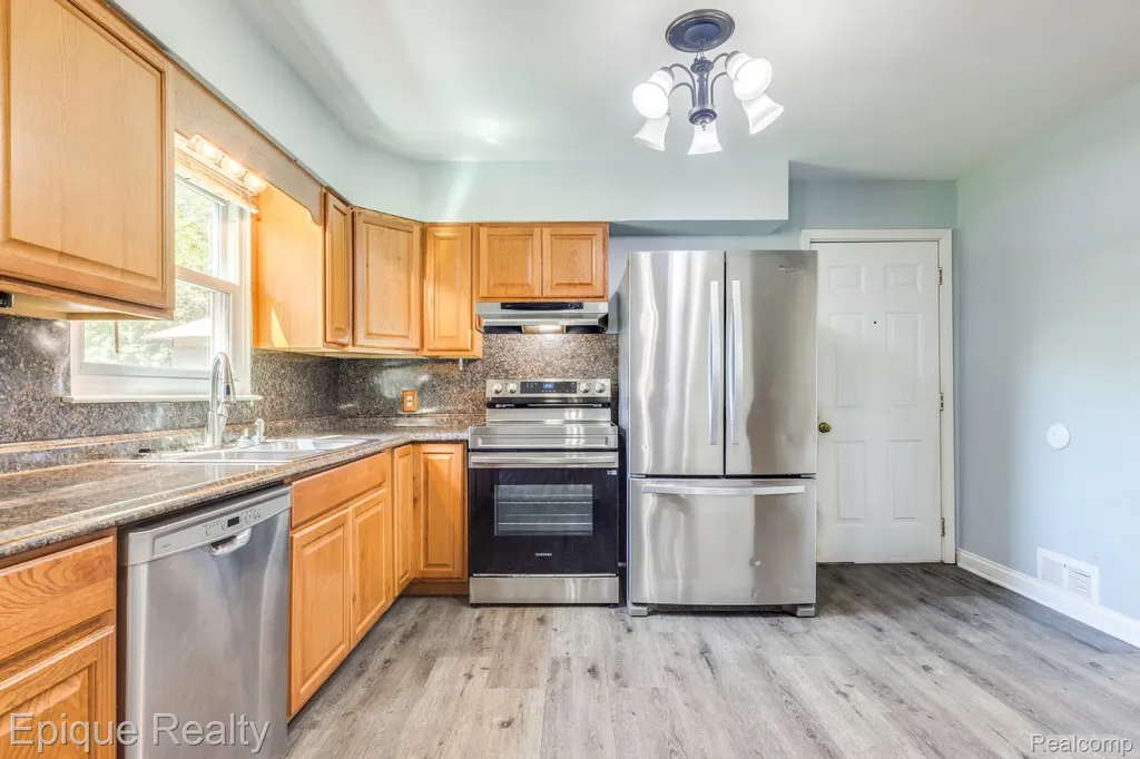 11110 Davison Road Davison Township MI 48423