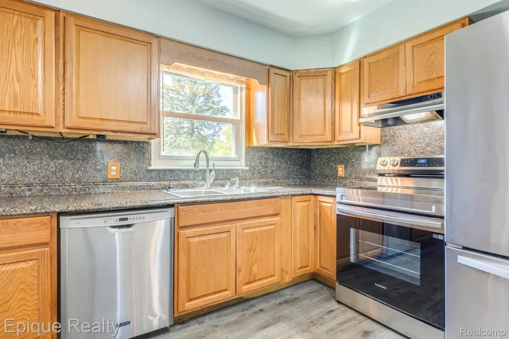 11110 Davison Road Davison Township MI 48423