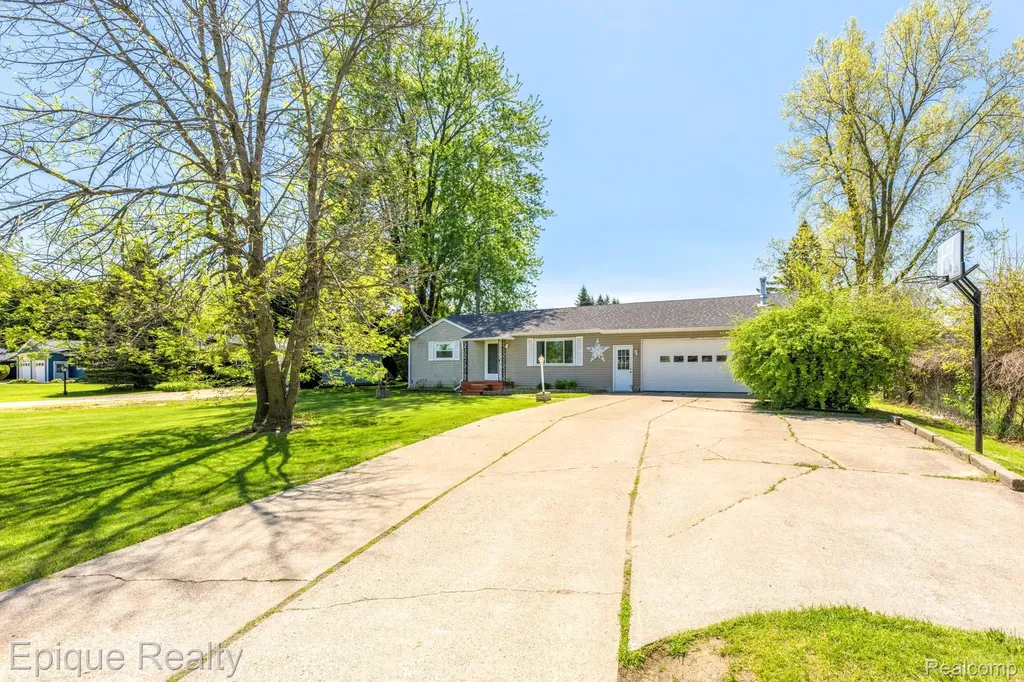 11110 Davison Road Davison Township MI 48423