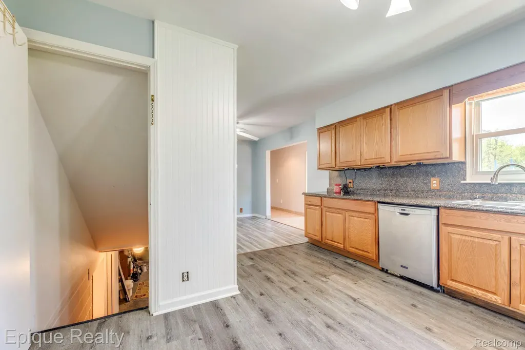 11110 Davison Road Davison Township MI 48423