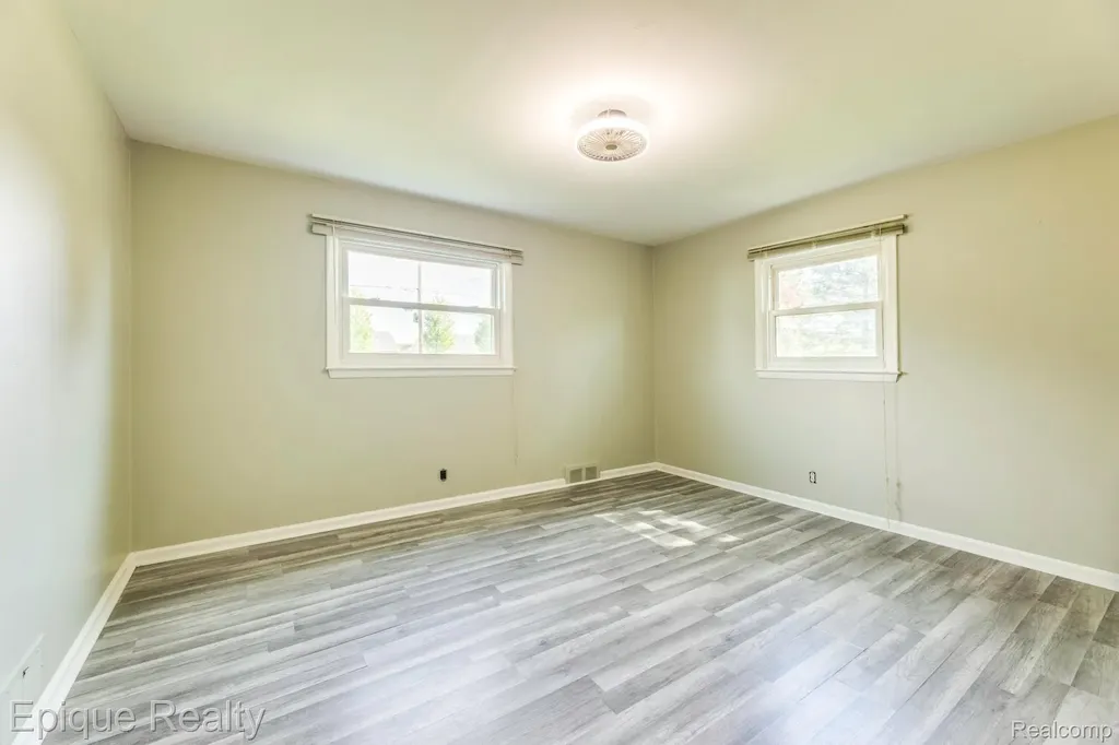 11110 Davison Road Davison Township MI 48423