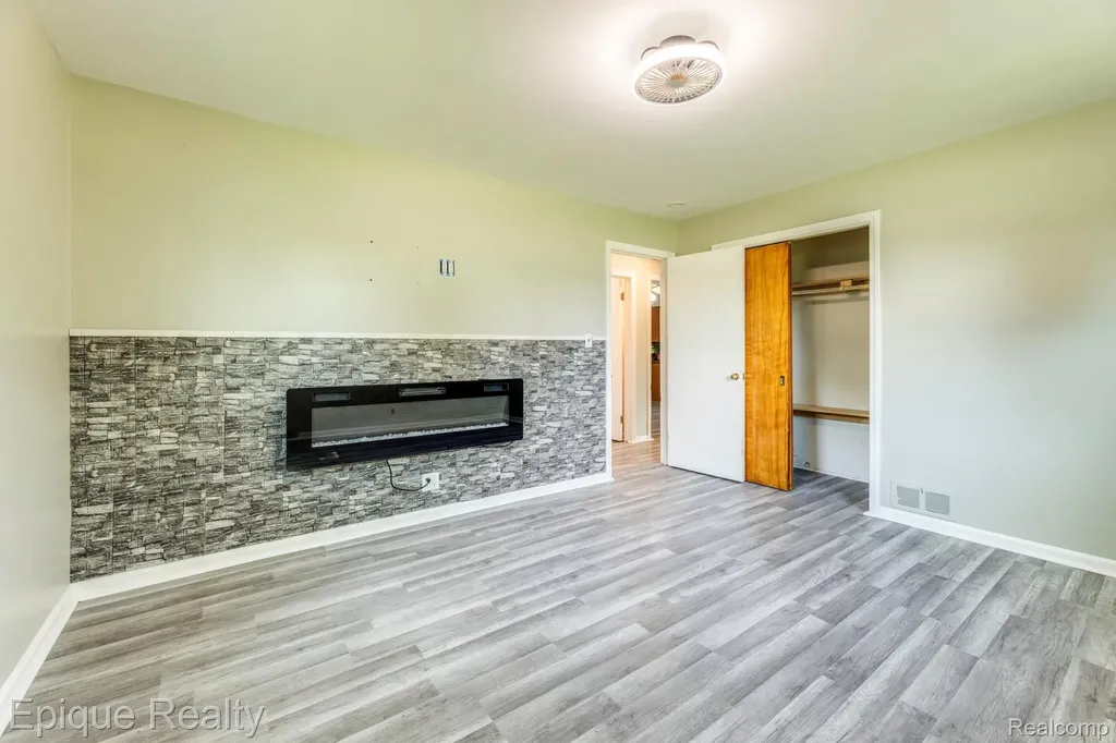 11110 Davison Road Davison Township MI 48423