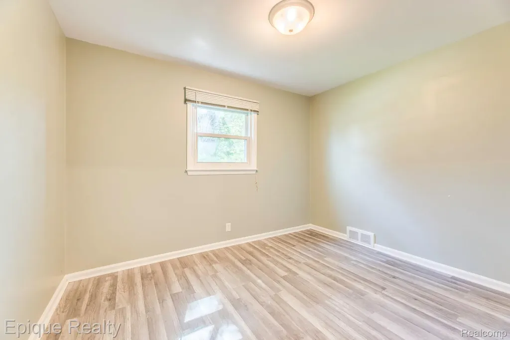 11110 Davison Road Davison Township MI 48423