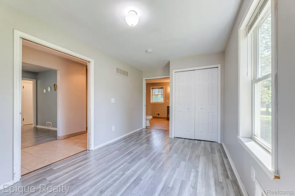11110 Davison Road Davison Township MI 48423