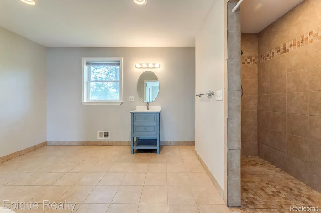 11110 Davison Road Davison Township MI 48423