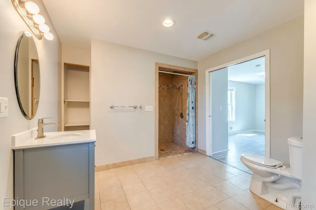 11110 Davison Road Davison Township MI 48423