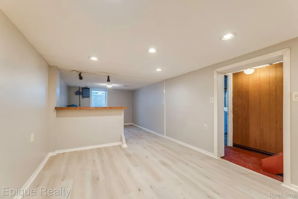 11110 Davison Road Davison Township MI 48423