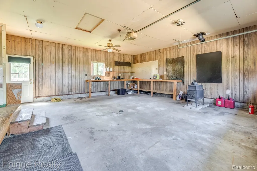 11110 Davison Road Davison Township MI 48423