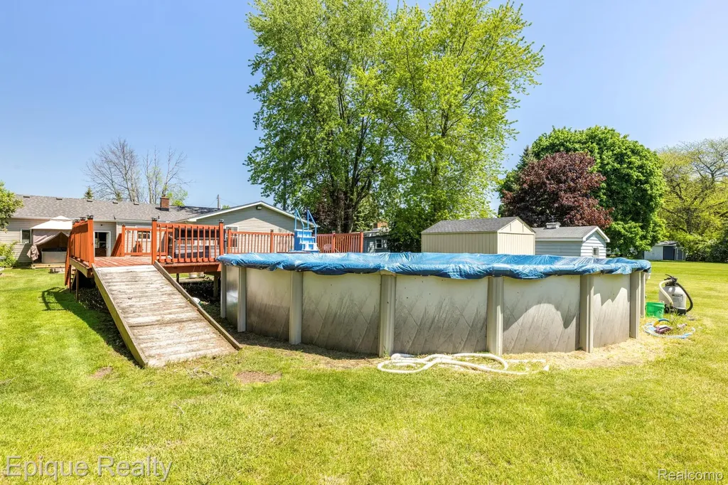 11110 Davison Road Davison Township MI 48423