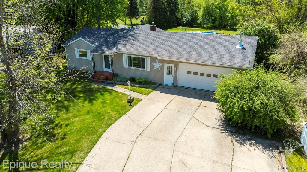 11110 Davison Road Davison Township MI 48423