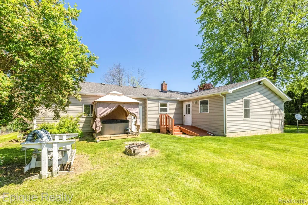 11110 Davison Road Davison Township MI 48423
