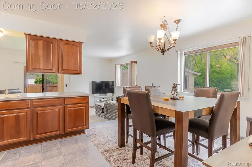 32373 Hampton Court Fraser City MI 48026