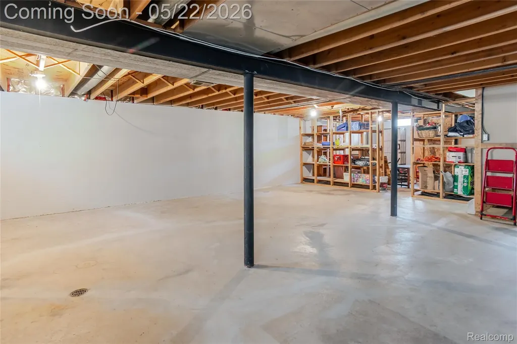 32373 Hampton Court Fraser City MI 48026