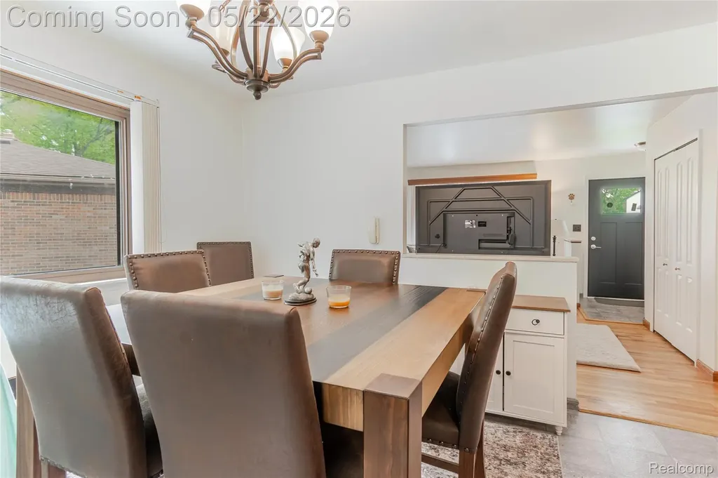 32373 Hampton Court Fraser City MI 48026