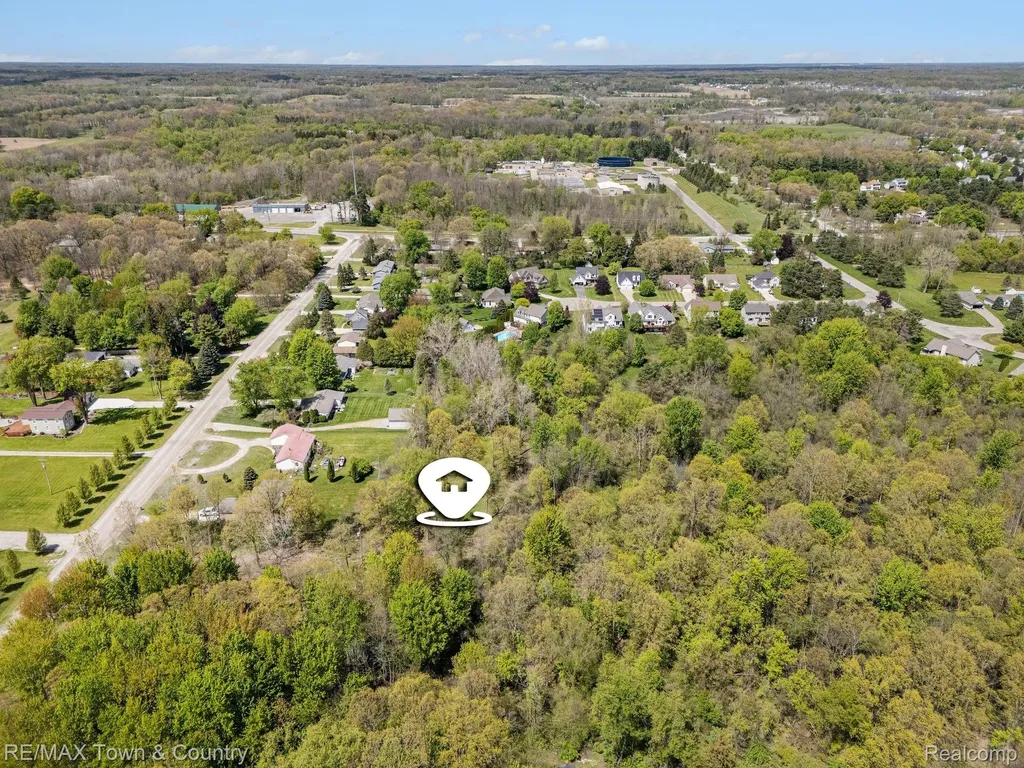 15127 Hogan Road Fenton Charter Township MI 48451