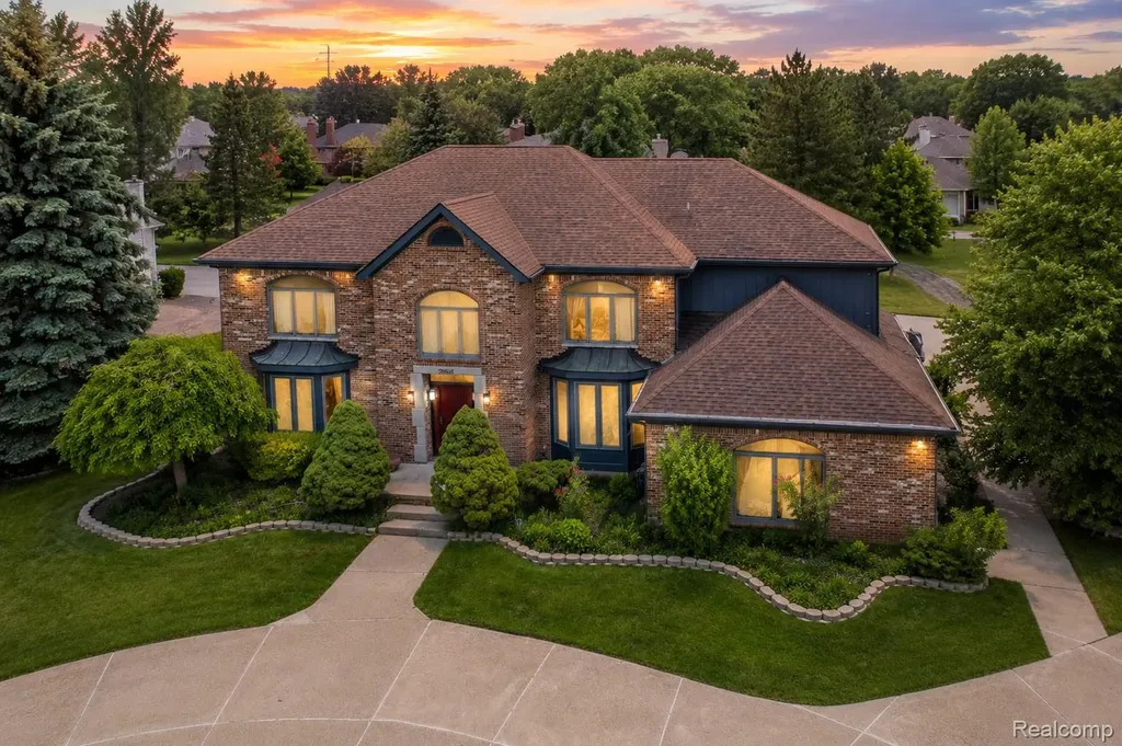 29342 Strathmore Drive Farmington Hills City MI 48331