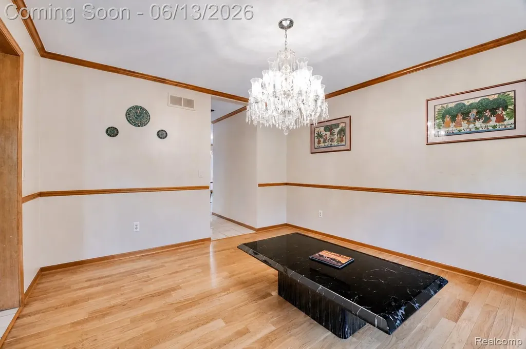 29342 Strathmore Drive Farmington Hills City MI 48331