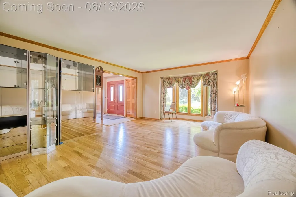 29342 Strathmore Drive Farmington Hills City MI 48331