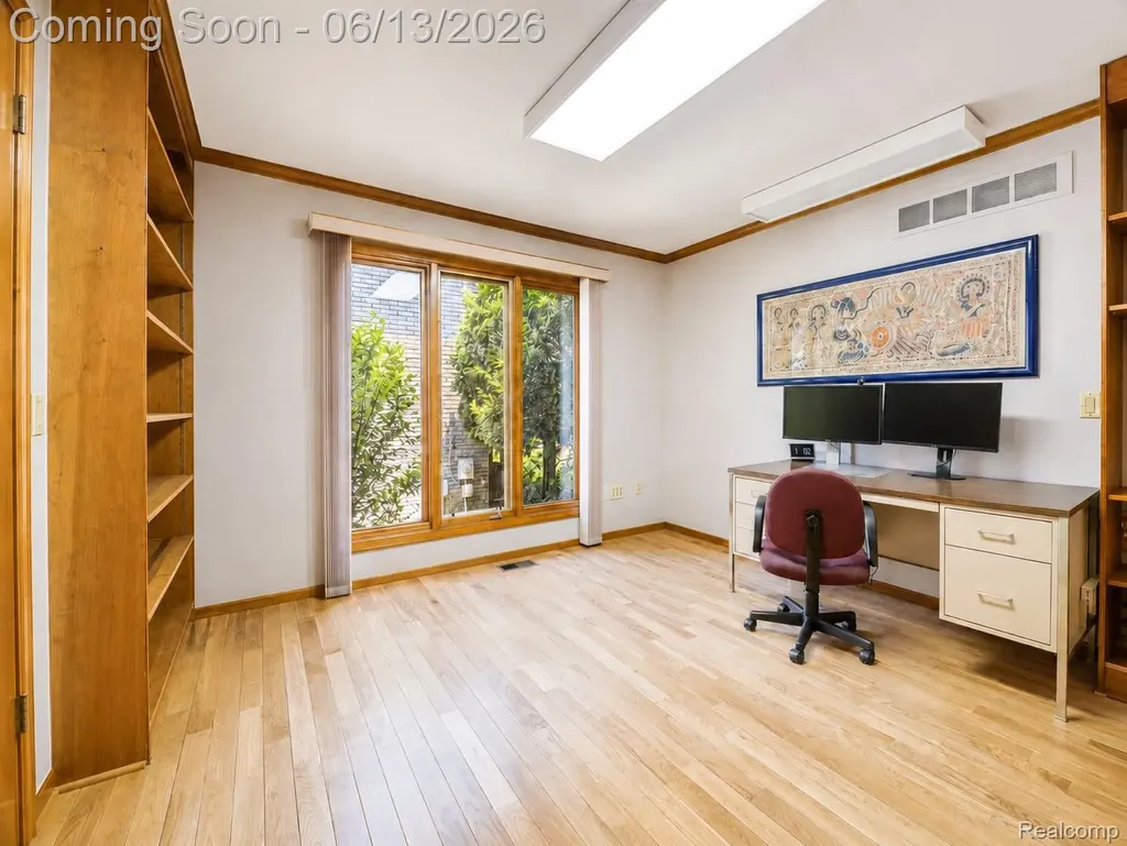 29342 Strathmore Drive Farmington Hills City MI 48331