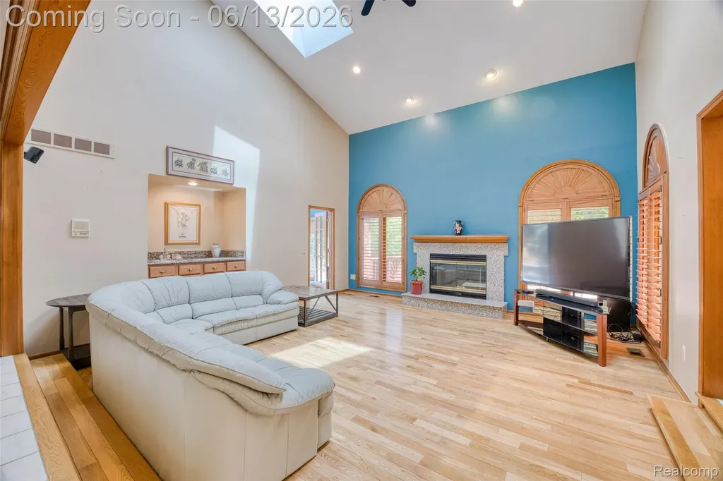 29342 Strathmore Drive Farmington Hills City MI 48331