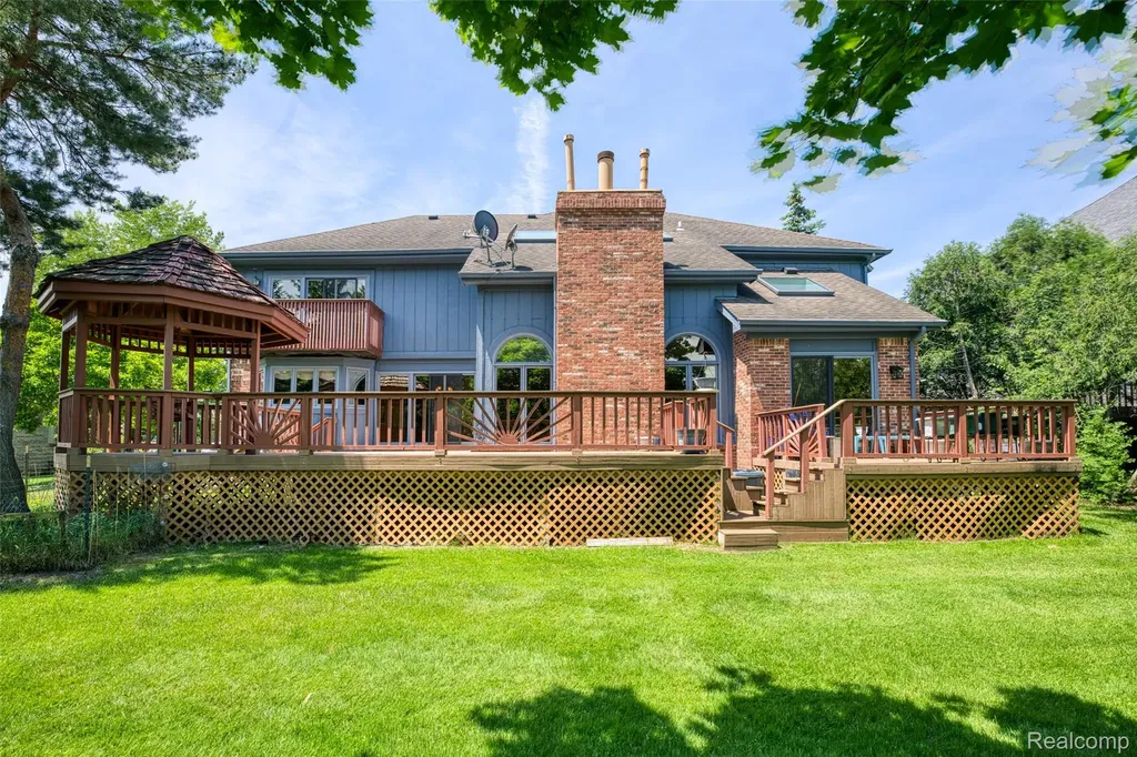 29342 Strathmore Drive Farmington Hills City MI 48331