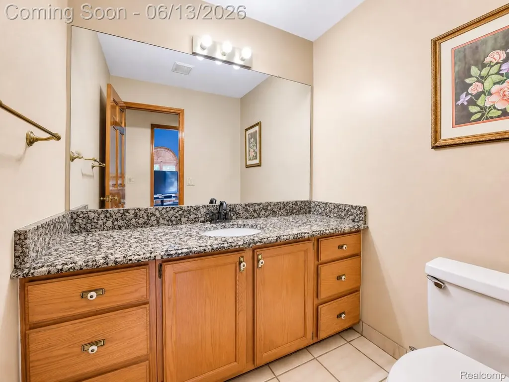 29342 Strathmore Drive Farmington Hills City MI 48331