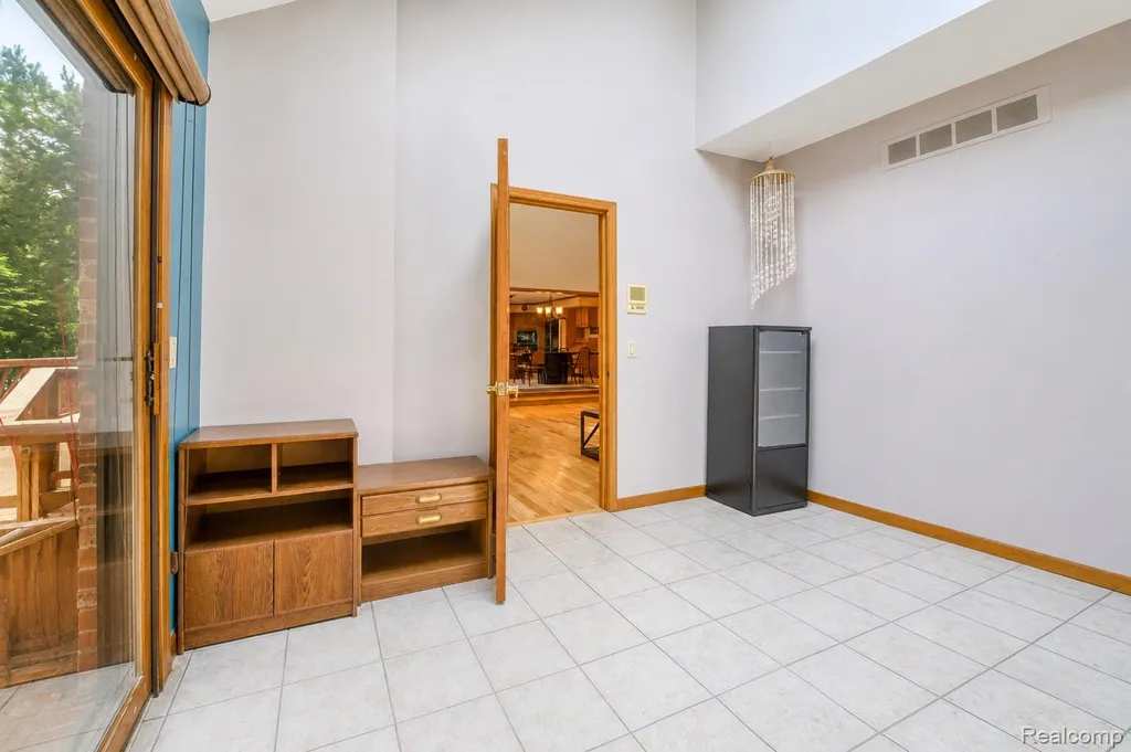 29342 Strathmore Drive Farmington Hills City MI 48331