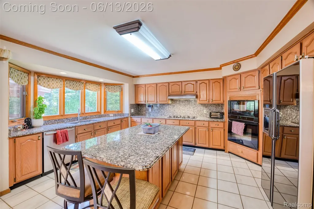 29342 Strathmore Drive Farmington Hills City MI 48331