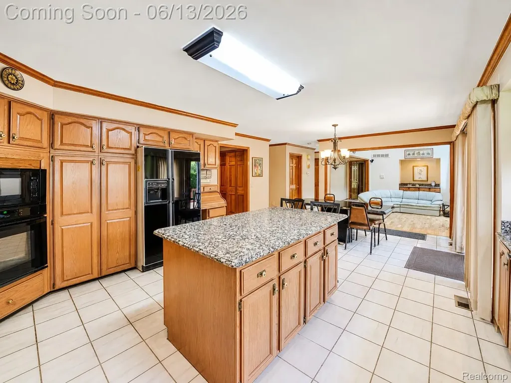 29342 Strathmore Drive Farmington Hills City MI 48331